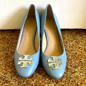 TORY BURCH baby blue pumps